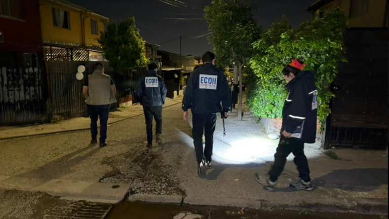 Hombre fue asesinado a tiros en plena vía pública en Peñalolén: Atacante huyó del lugar