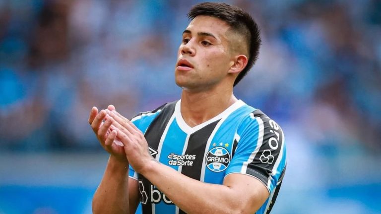 ¿Nuevo destino? Alexander Aravena podría dejar Gremio ante supuesto interés de club mexicano