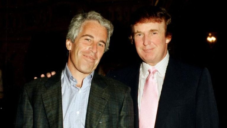 Exponen correos electrónicos de Epstein que mencionan a Trump: “Pasó horas en mi casa con él”