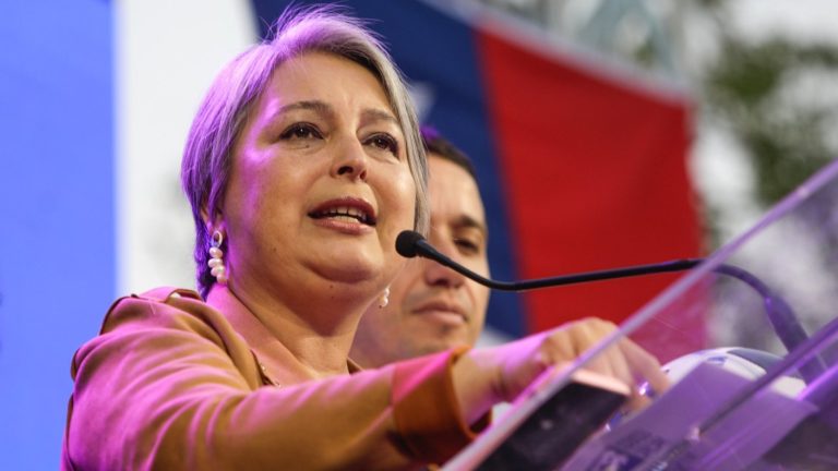 Comando de Jeannette Jara desmintió video de supuesta familiar de la candidata: “Un acto de difamación”