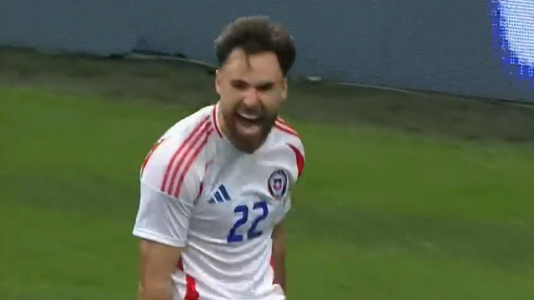 Lo gritó con el alma: Así fue el gol de Ben Brereton que sentenció el la victoria de Chile ante Rusia