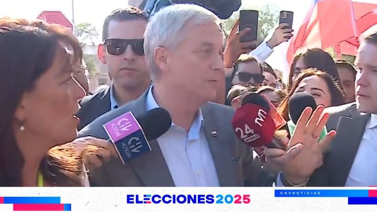 “Muy tranquilo y relajado”: Así fue la llegada de José Antonio Kast a su local en Elecciones 2025