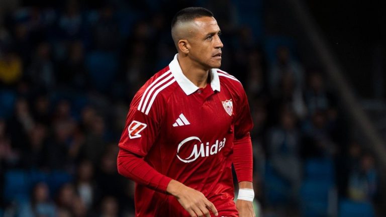 Retorno de Alexis Sánchez con el Sevilla no convenció a la prensa local: “Estuvo impreciso”