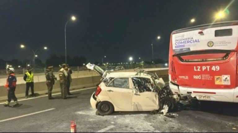 Accidente entre automóvil y bus RED en Autopista Central deja un muerto y tres heridos
