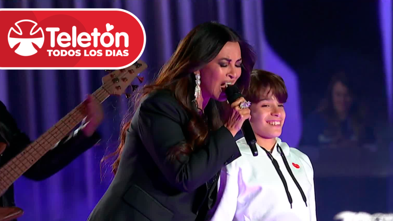 Teletón 2025: Myriam Hernández cantó el himno en una obertura guiada por la voz de Julio Martínez