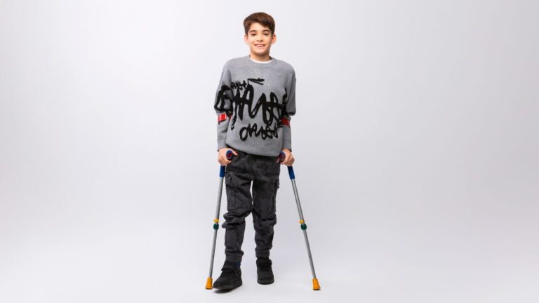 Quién es Alan García, el energético Niño Embajador de esta Teletón 2025