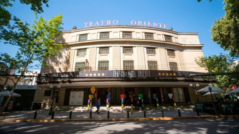 Hombre fue a ver show de Edo Caroe y murió atropellado por un camión de valores en Providencia