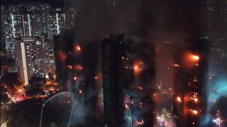 Tragedia sin precedentes: Suben a 151 los muertos por incendio en edificio de Hong Kong