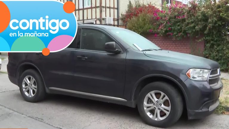 Auto abandonado despertó sospechas en Las Condes: Fue estacionado contra el tránsito