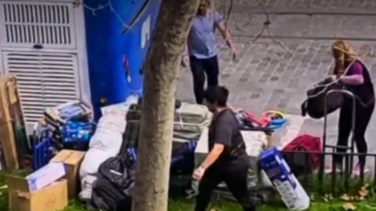 Polémica por tour de compras de turistas argentinos: Vecinos acusan basura e incivilidades