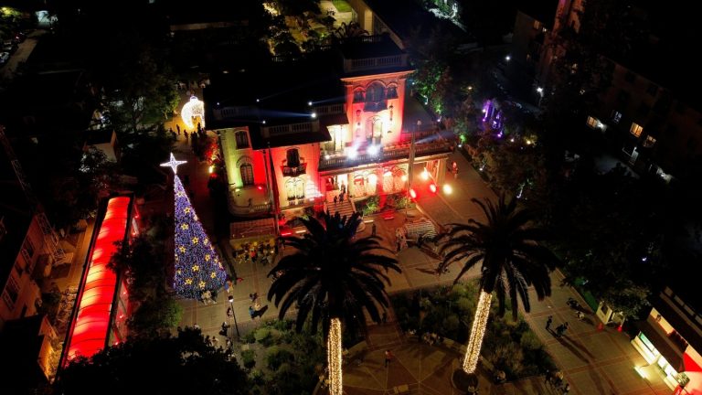 ¿Cuáles son las comunas que más gastan? Debate por millonarios gastos de municipios en Navidad