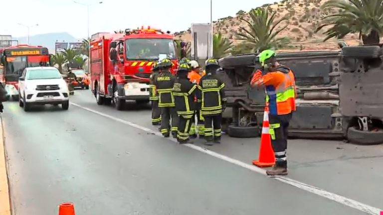 Violento robo en Quilicura: Delincuentes intimidaron a dueño de camioneta y volcaron al escapar