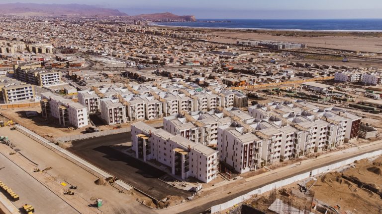 Más de 40 mil  personas buscan orientación para enfrentar la crisis habitacional: Cifra récord en 2025