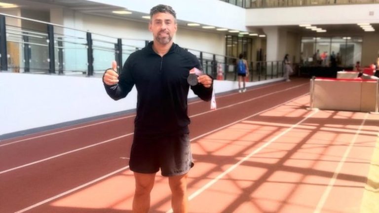 Jorge Valdivia sorprende al imponerse en ardua competencia fitness: “Estoy contento”