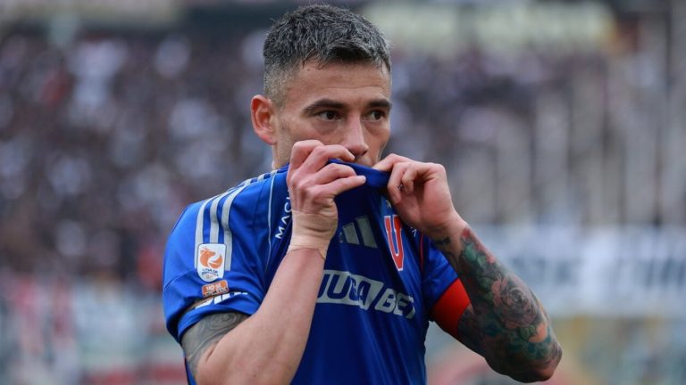 Charles Aránguiz zanja su futuro y alienta a los hinchas de la U: “Esta camiseta lo merece”