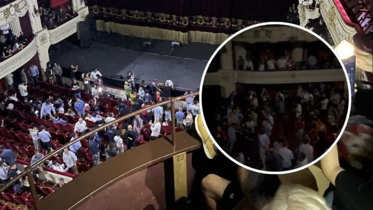 En pleno concierto: Teatro Municipal de Santiago quedó a oscuras tras masivo apagón