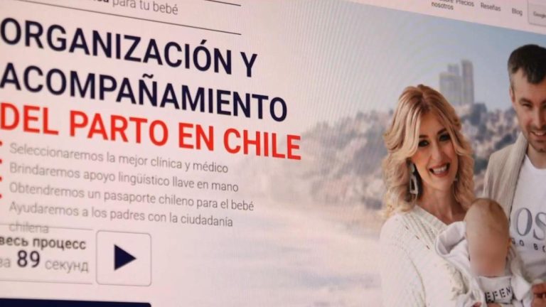Mujer rusa viajó a Chile para dar a luz y así tener pasaporte “poderoso”: Utilizó sitio web para hacerlo