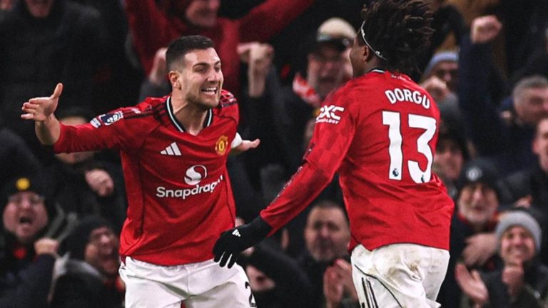 Triunfo de oro: Manchester United venció al Newcastle y trepó al quinto puesto de la Premier