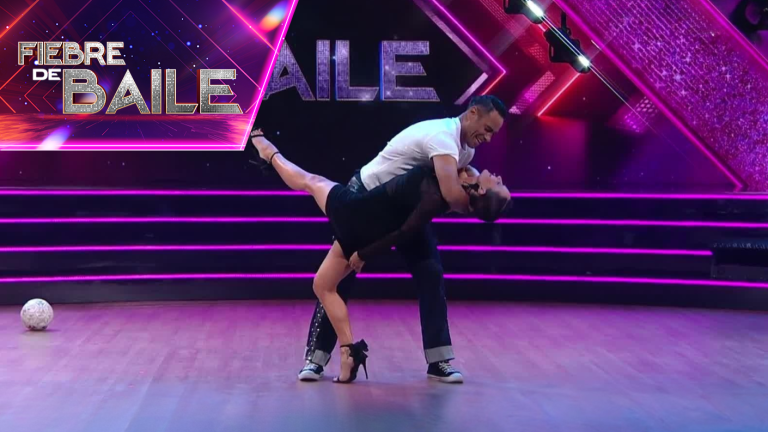 ¡Eso, Diana! La presentadora de Fiebre de Baile sacó sus mejores pasos junto a Claudio Valdivia
