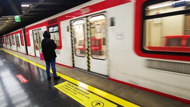 FOTOS | Metro de Santiago comienza instalación de puertas de andén en estación San Pablo