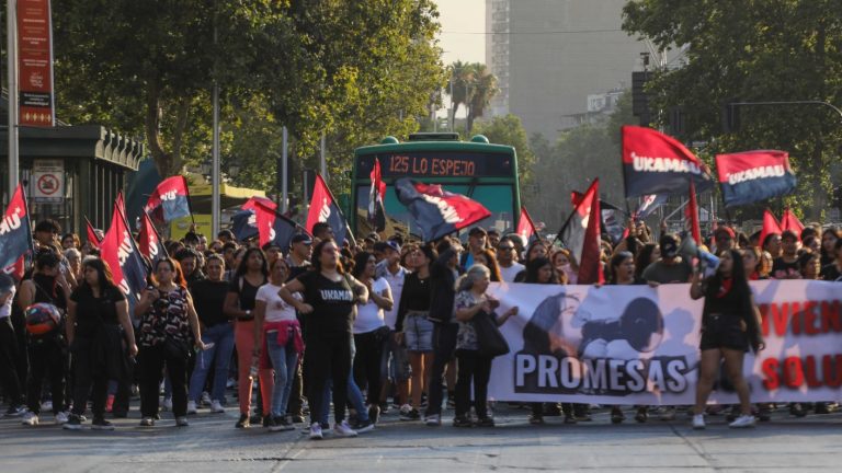 Caos vial en la Alameda: Movimiento social corta el tránsito por emergencia habitacional