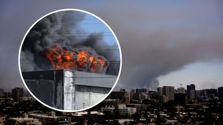 FOTOS | Impactante columna de humo negro cubre sectores de Santiago tras incendio en bodegas