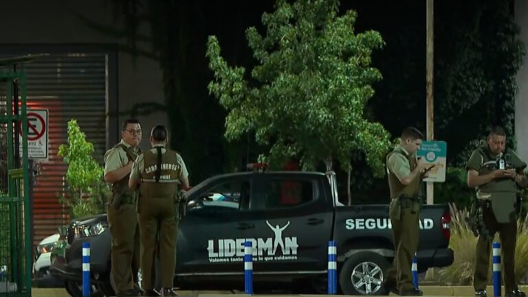 Violento turbazo en outlet de Quilicura: Delincuentes realizaron millonario robo en cuatro tiendas