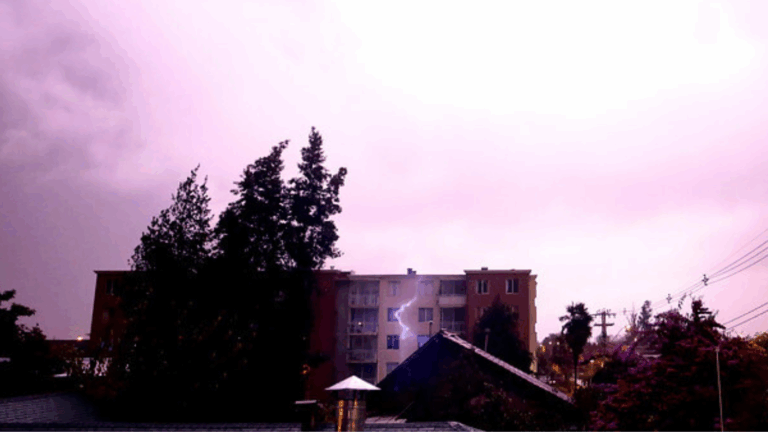 Alerta Temprana en la RM por tormentas eléctricas: Revisa las 10 comunas afectadas