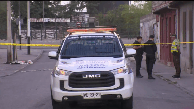 Atacaron a patrulla municipal en Estación Central: Les dispararon 11 veces sujetos con placas tipo PDI