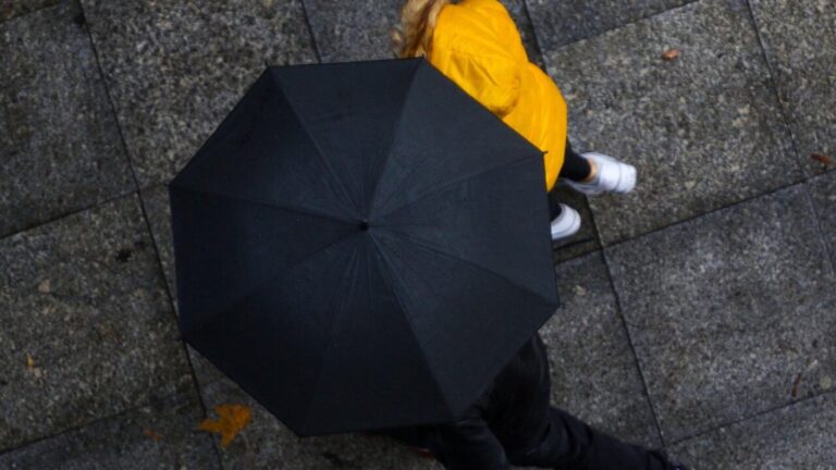 Sorpresa de enero: Anuncian chubascos para esta semana en Santiago