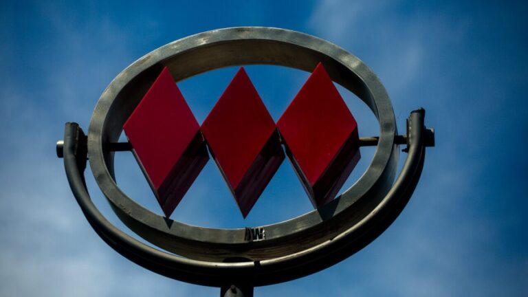 Metro de Santiago informa normalización del servicio tras emergencia en Línea 2: Estaciones fueron reabiertas