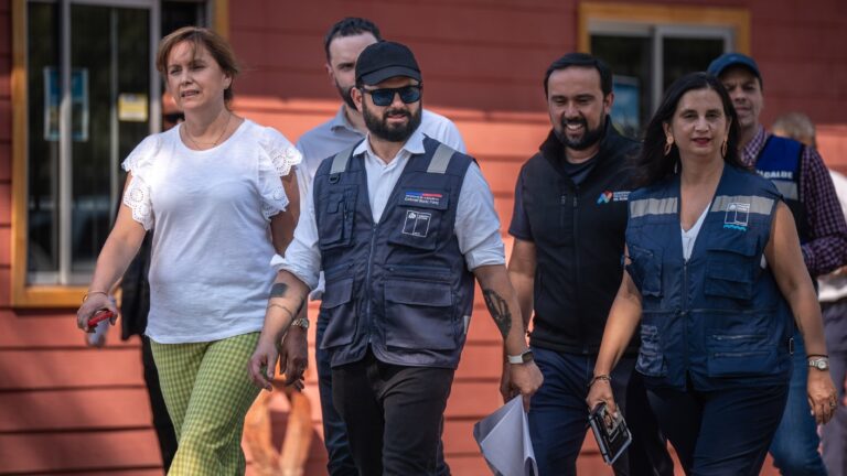 Pdte. Boric decretó dos días de duelo nacional por tragedia y víctimas de incendios forestales