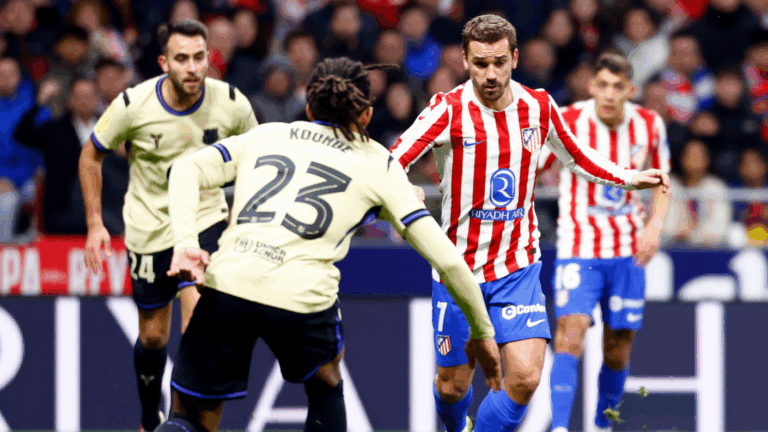 Atlético de Madrid goleó al Barcelona y lo dejó con un pie fuera de la Copa del Rey