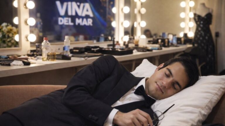 Memes y reacciones por tardío show de Mateo Bocelli en Viña 2026: “Durmiendo en el camarín”