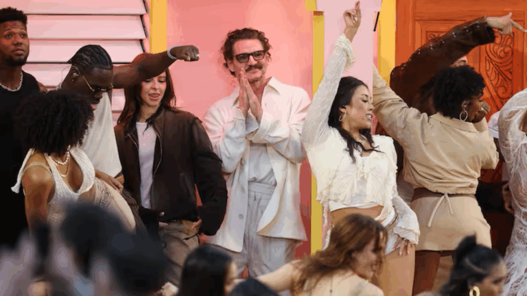 Show de Bad Bunny en el Super Bowl 2026: Así fue la participación de Pedro Pascal en “la casita”