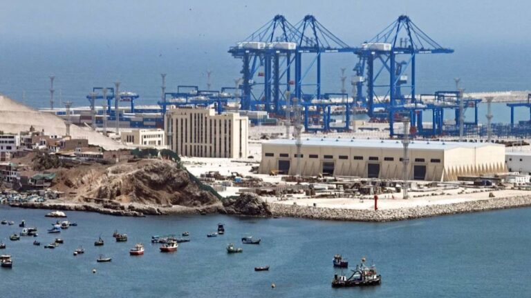 Polémica en Perú por sentencia que permite a China operar sin regulación estatal en el Puerto de Chancay
