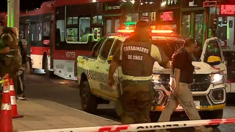 Joven murió tras ser baleado por desconocidos a metros de la Vega Central: Autores están prófugos