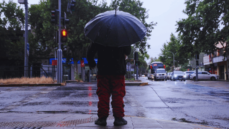 Anuncian lluvia por tres días en 3 regiones del país: Revisa dónde caerían hasta 54 mm de agua