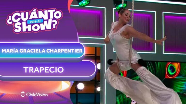 ¡Con agilidad gatuna! Esta participante mezcló trapecio y zancos en una impactante presentación