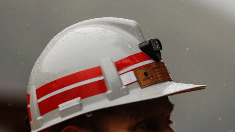 Codelco remueve a tres ejecutivos por ocultamiento de información sobre tragedia en mina El Teniente