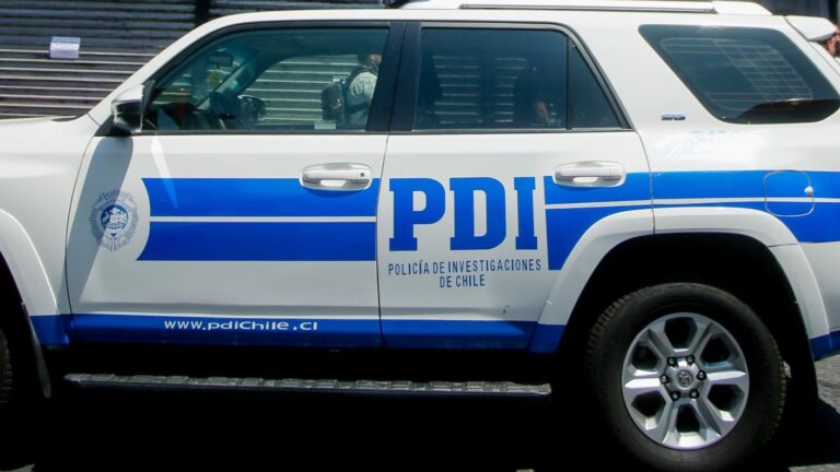 Investigan secuestro de mujer en Santiago Centro: Captores pidieron $100 millones a su pareja para su liberación