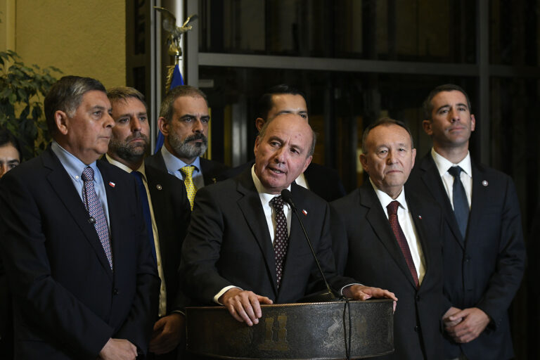 Ministro Quiroz asegura que el Estado de Chile no está 