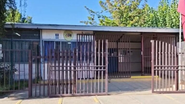 Tiene 15 años y va en 1° medio: Revelan nuevos antecedentes de alumno sorprendido con una pistola en colegio de Curicó