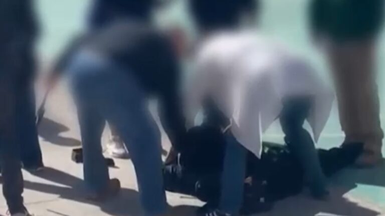 Revelan el momento en que personal del colegio reduce al alumno que mató a inspectora en Calama