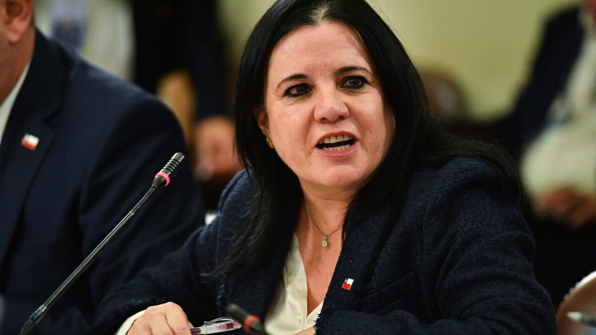 “Yo no tengo rencillas con nadie”: Ministra Steiner responde tras llamado a retiro de subdirectora de Inteligencia PDI