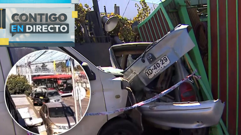 Tres vehículos quedaron incrustados en portón tras choque de bus Red: Dueña no puede salir de su casa