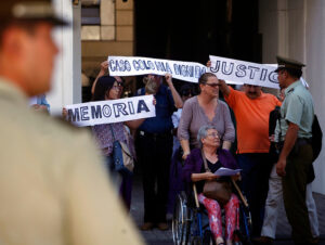 “Bofetada a la memoria”: Oposición rechaza anuncio de Poduje de suspender expropiación de Colonia Dignidad