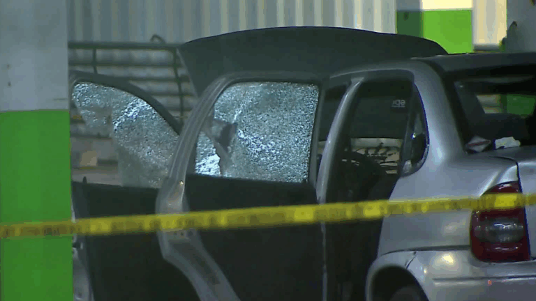 Balacera en supermercado deja dos detenidos en Maipú: Sujetos fueron descubiertos portando droga