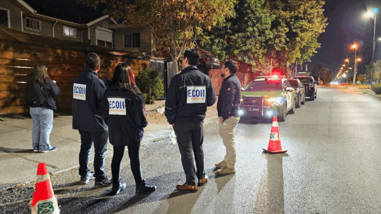 Violento ataque en Puente Alto: Hombre fue baleado en la cabeza al interior de su vehículo