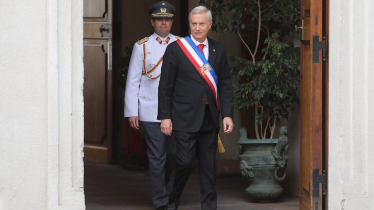 Polémica por posibles indultos del Pdte. Kast a ex uniformados condenados en el estallido social